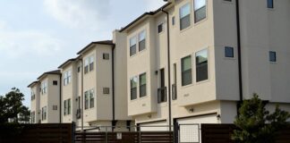 Czy da się sprawdzić dochody firmy?